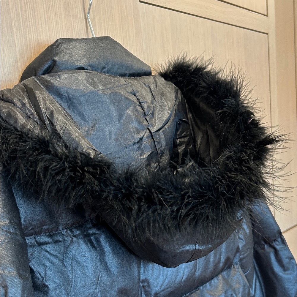 Stylish Black Women's Puffer Coat - Picture 6 of 8